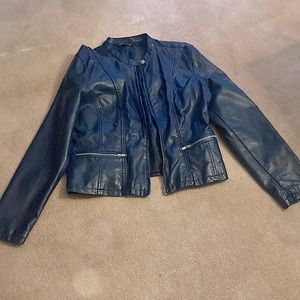 Baccini Navy LeatherJacket. Size (L)Great for casual or dress up attire!